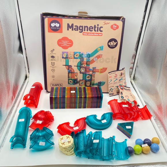 Zhan Da Toys Other - Zhan Da Toys Magnetic Color Window Maze Ball Building Blocks Set Not Complete